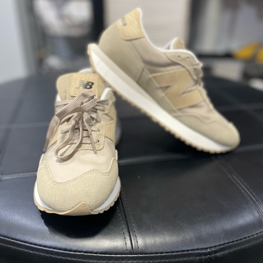 New Balance Beige/Tan Retro Runner Sneakers - Picture 8 of 10
